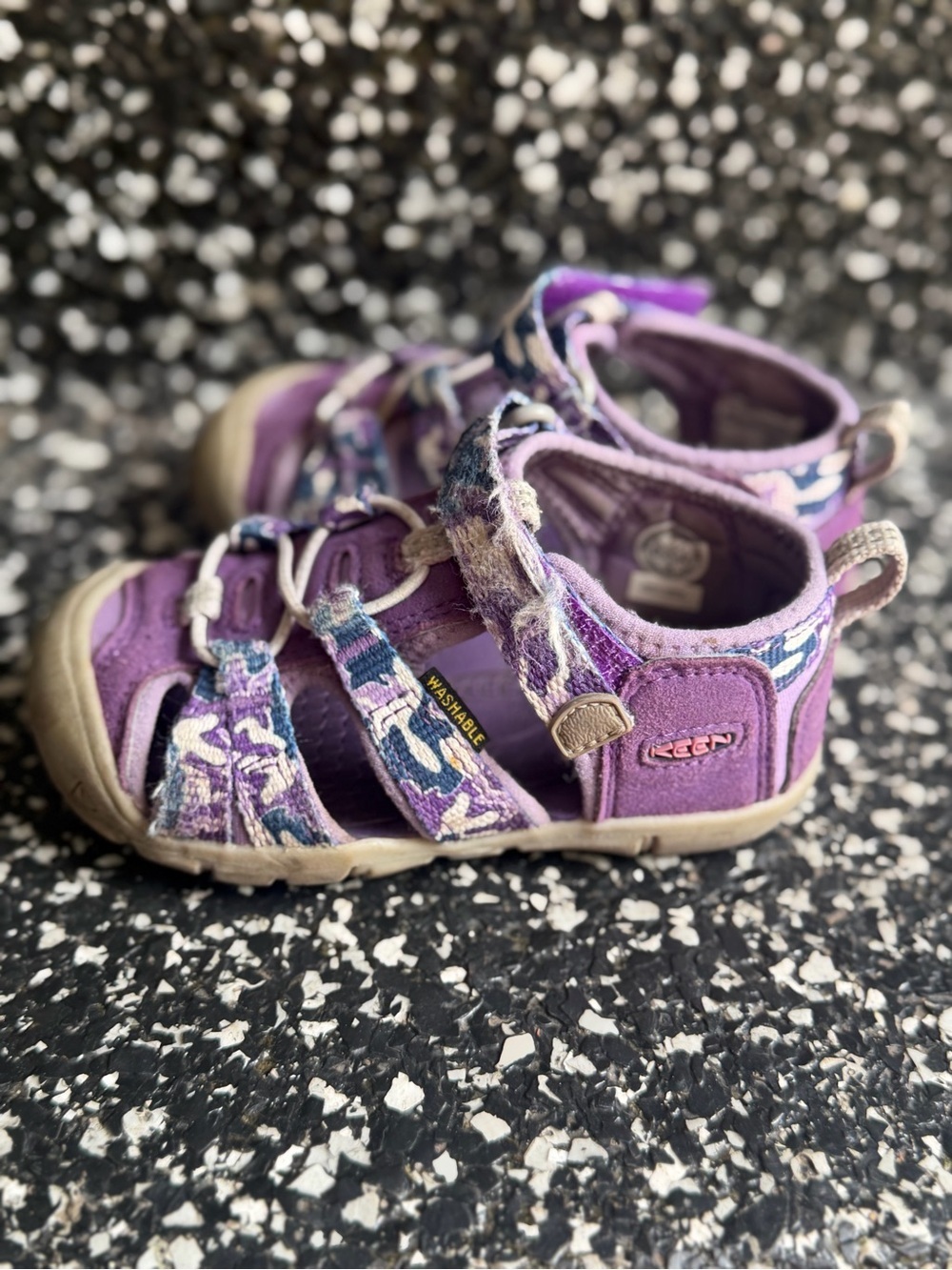 GUC Keen Sandals Size US 7 - Picture 4 of 6